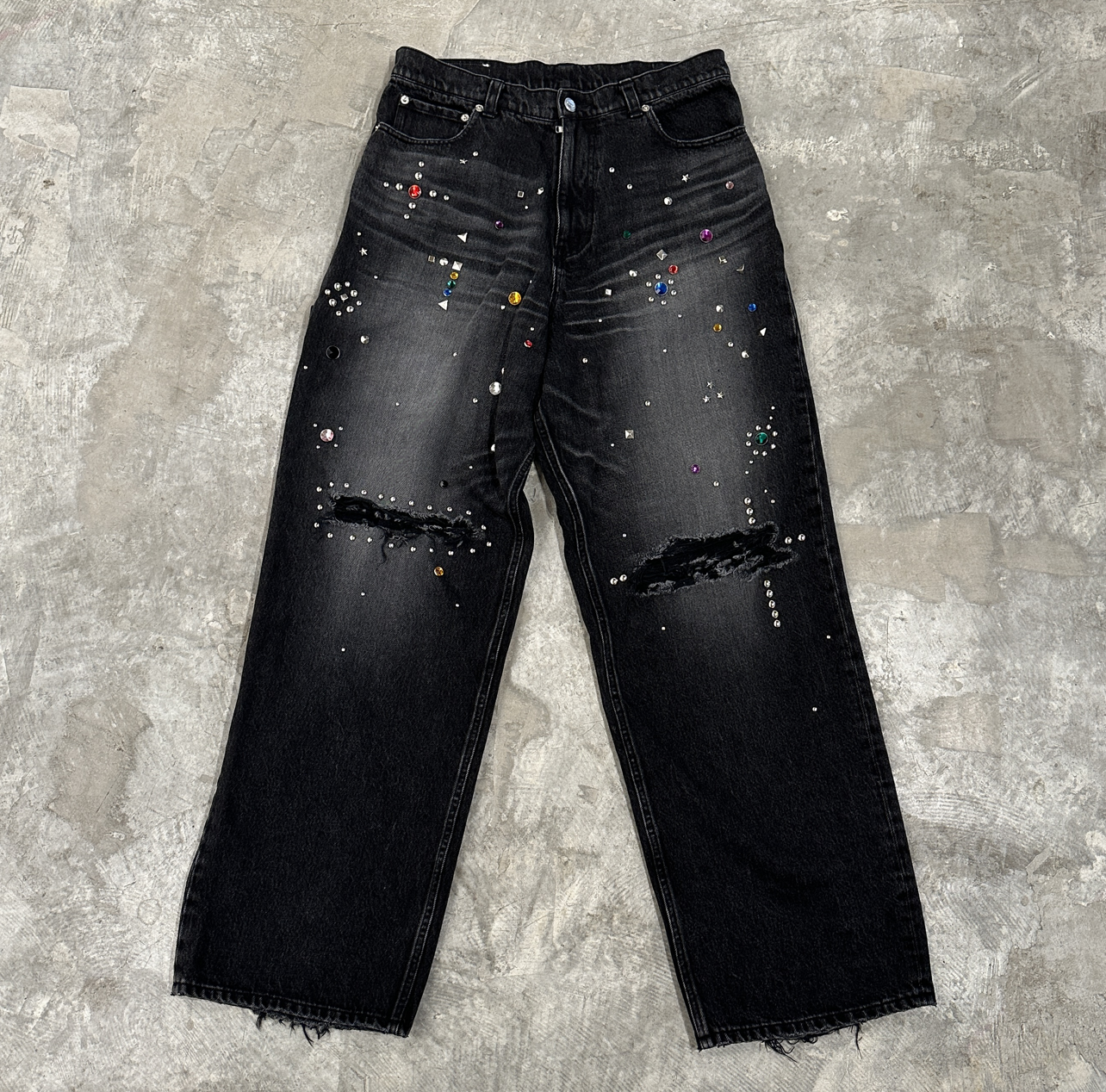 STUDS BUGGY DENIM PANTS