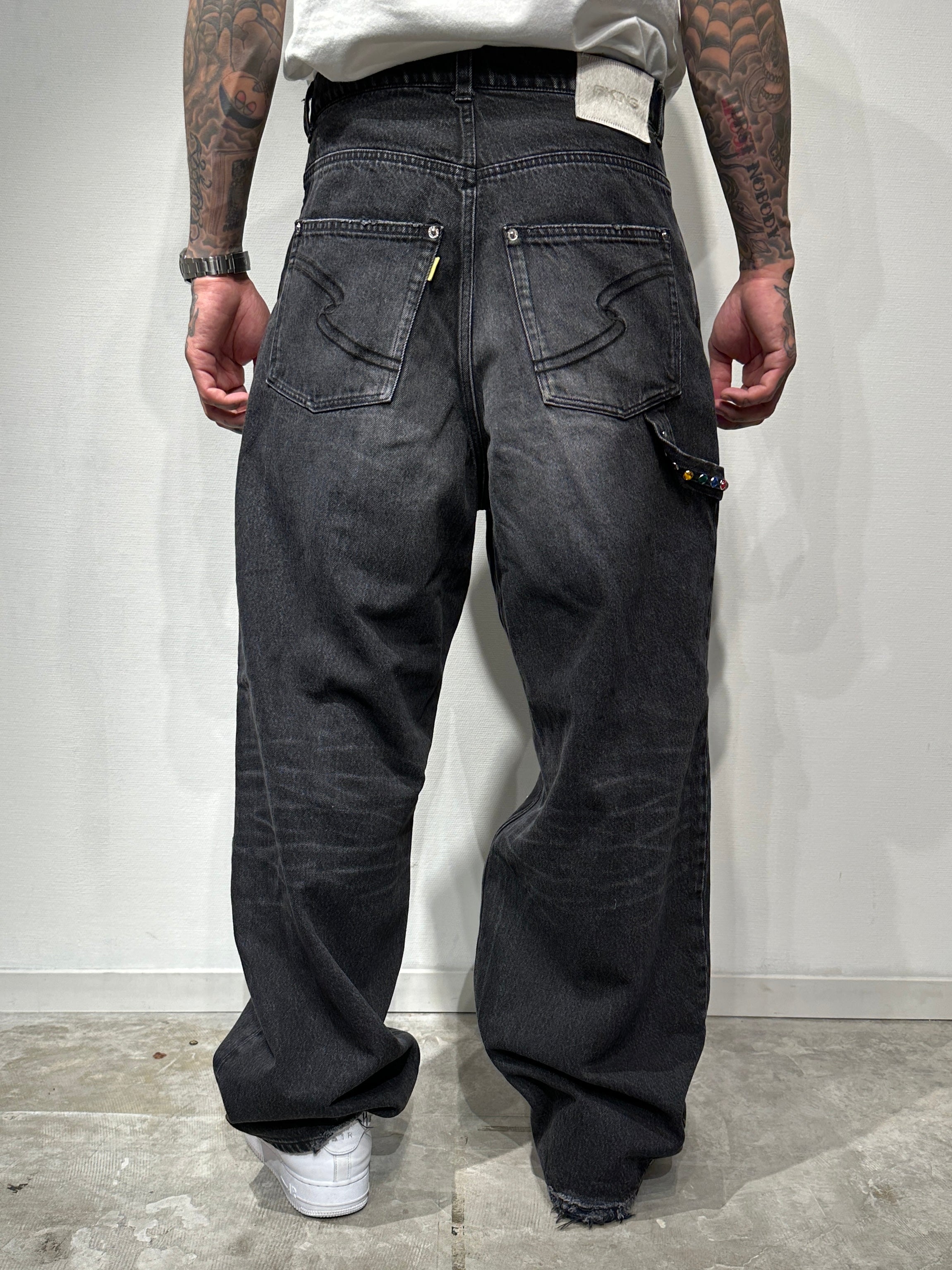 STUDS BUGGY DENIM PANTS