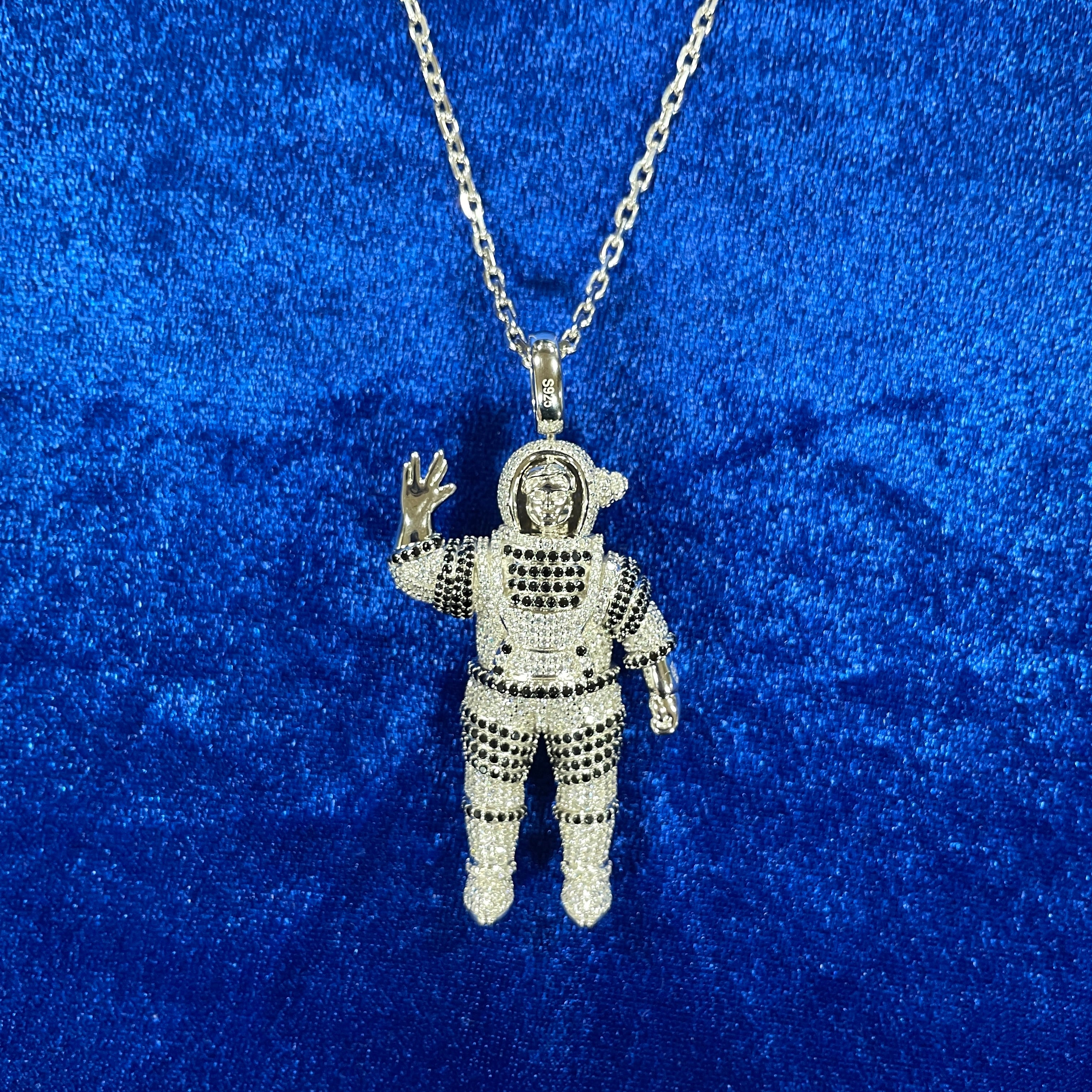 ASTRONAUT PENDANT S925
