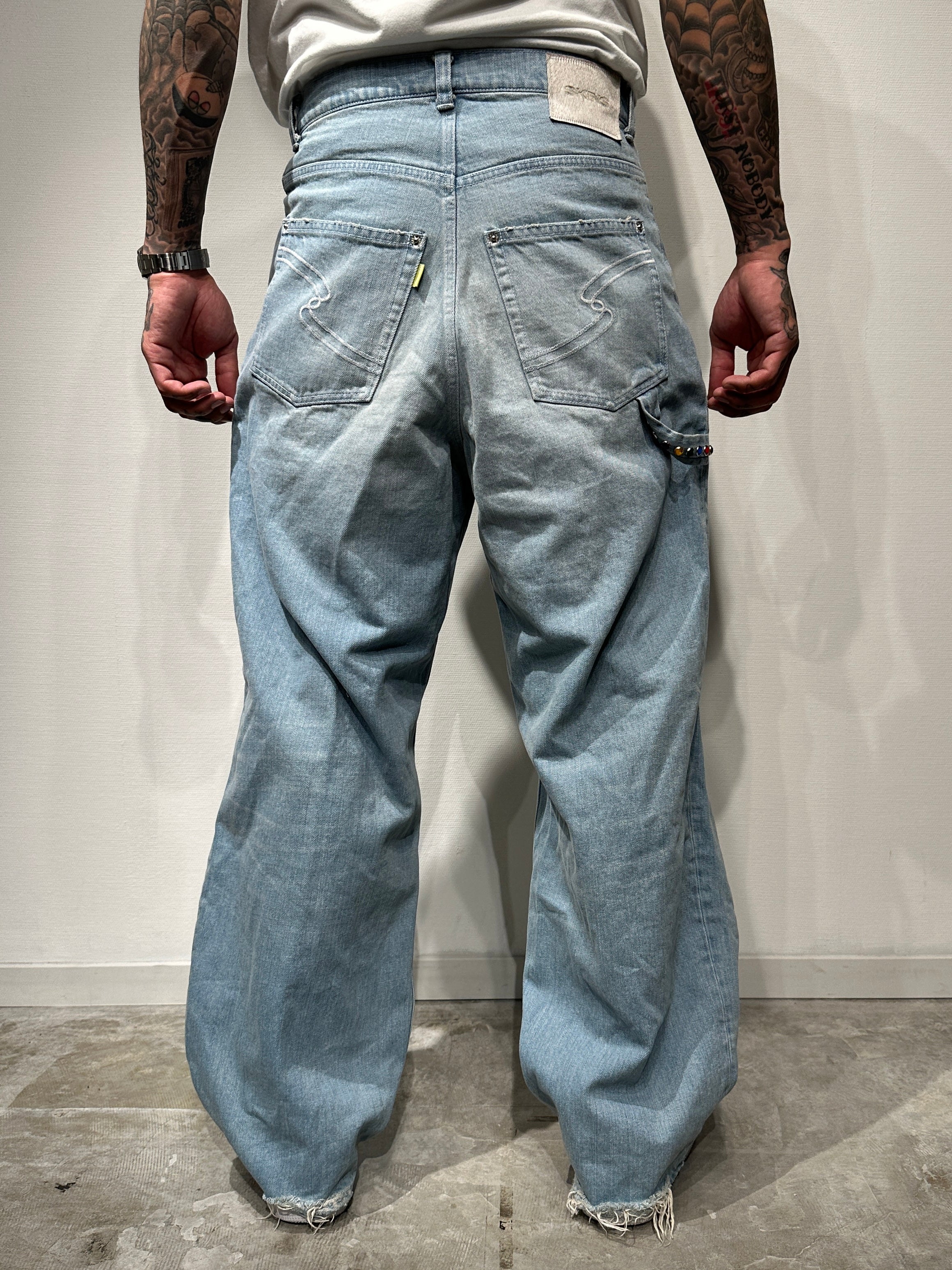 STUDS BUGGY DENIM PANTS