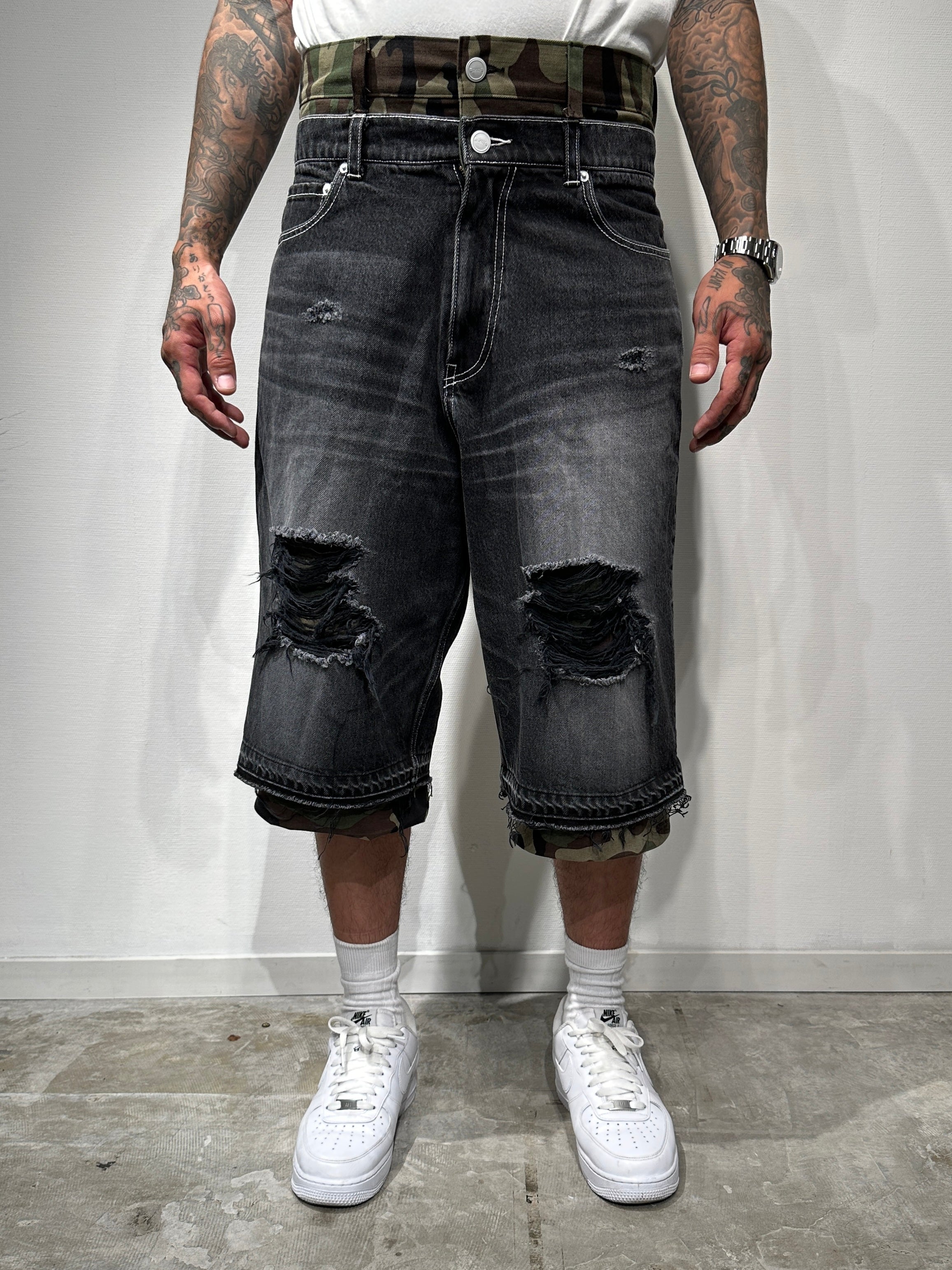 BUGGY CAMO DENIM SHORTS